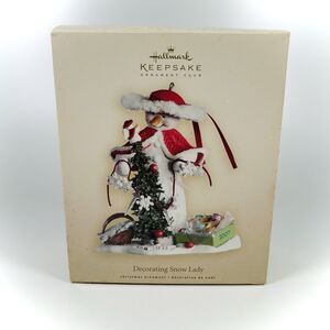 2007 Hallmark Keepsake DECORATING SNOW LADY Snowman 20th Anniv Club Ornament